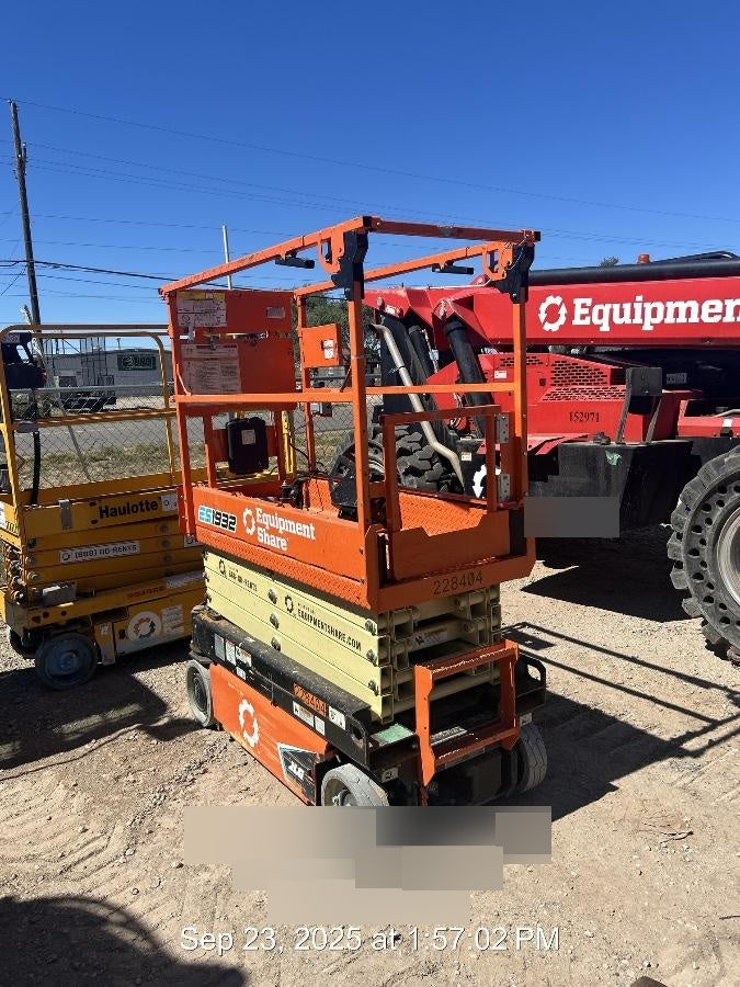2022 JLG ES1932