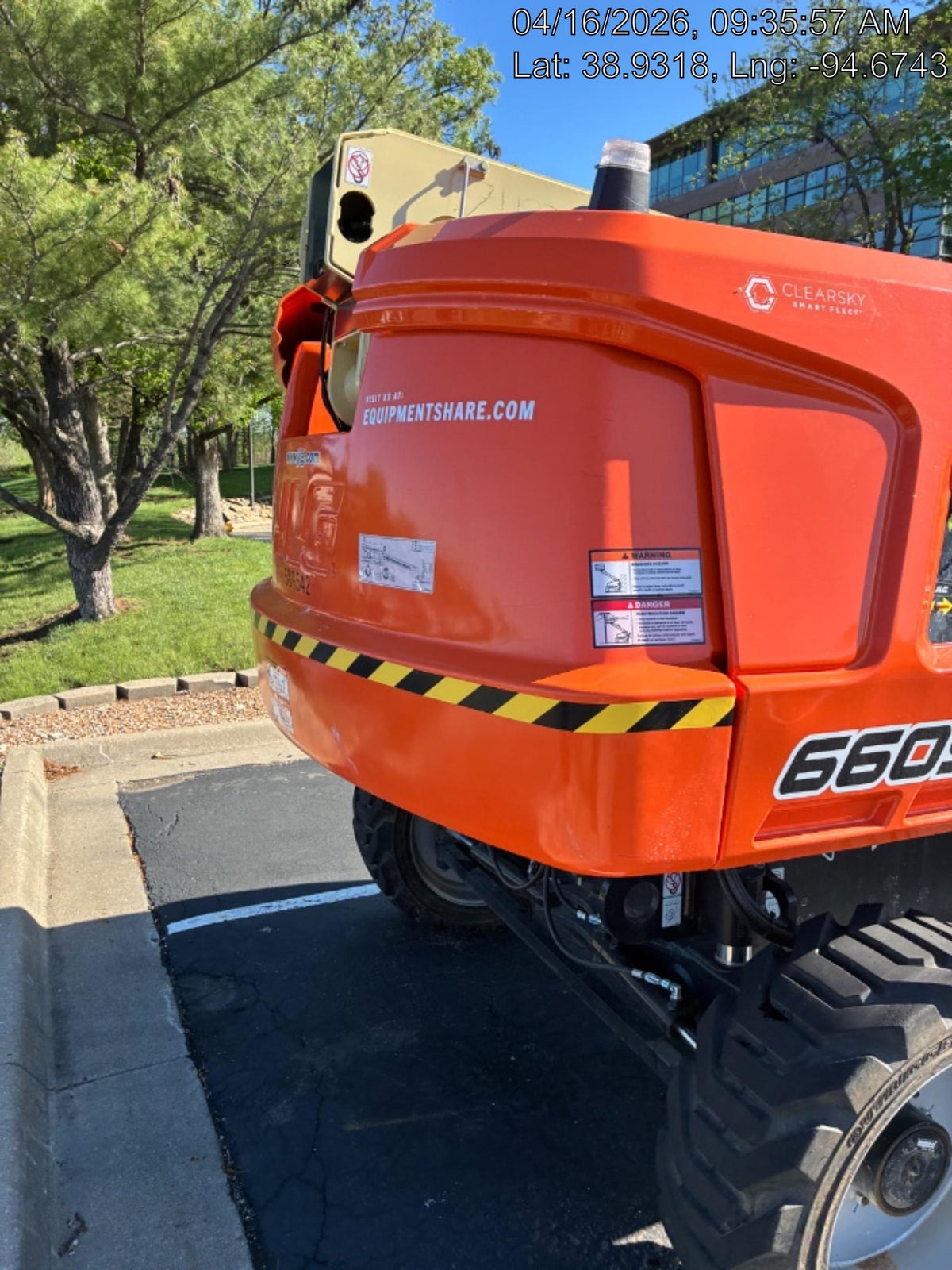 2025 JLG 660SJ