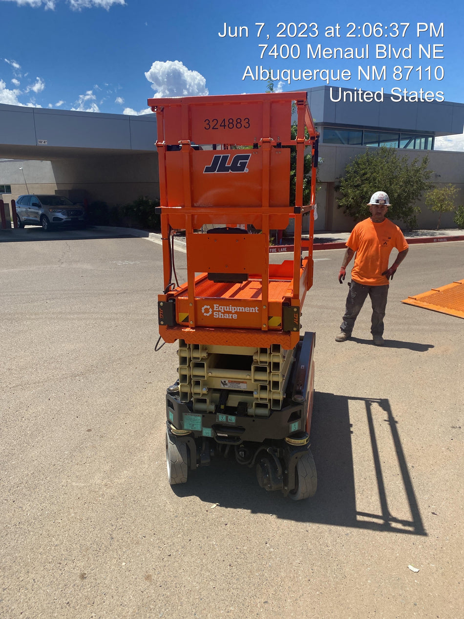 2023 JLG ES1932