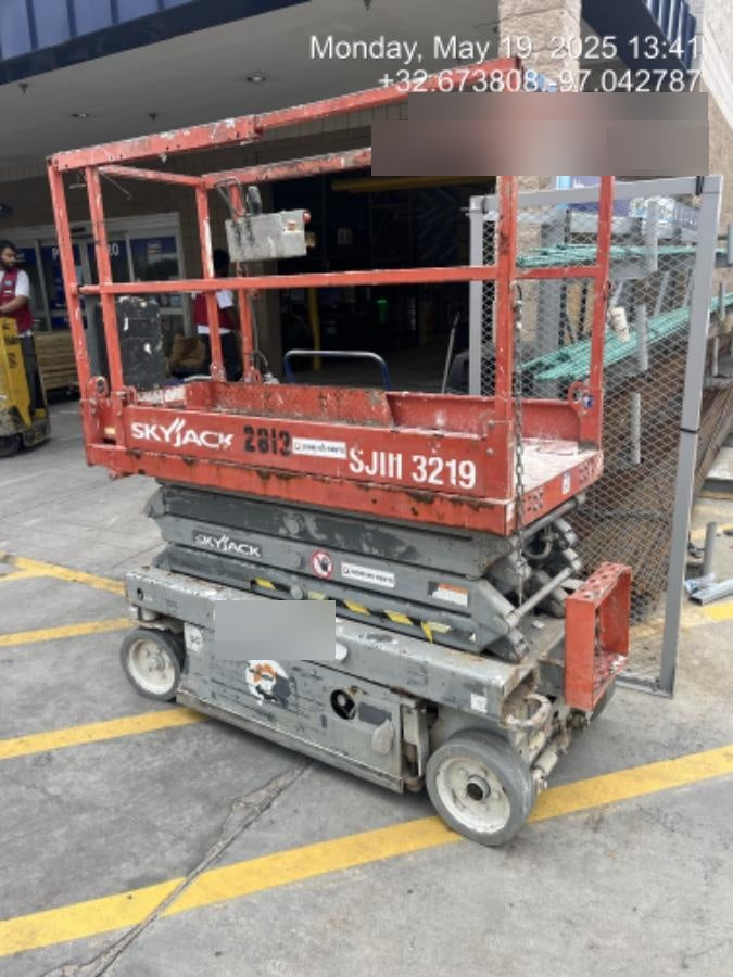 2022 JLG ES1932