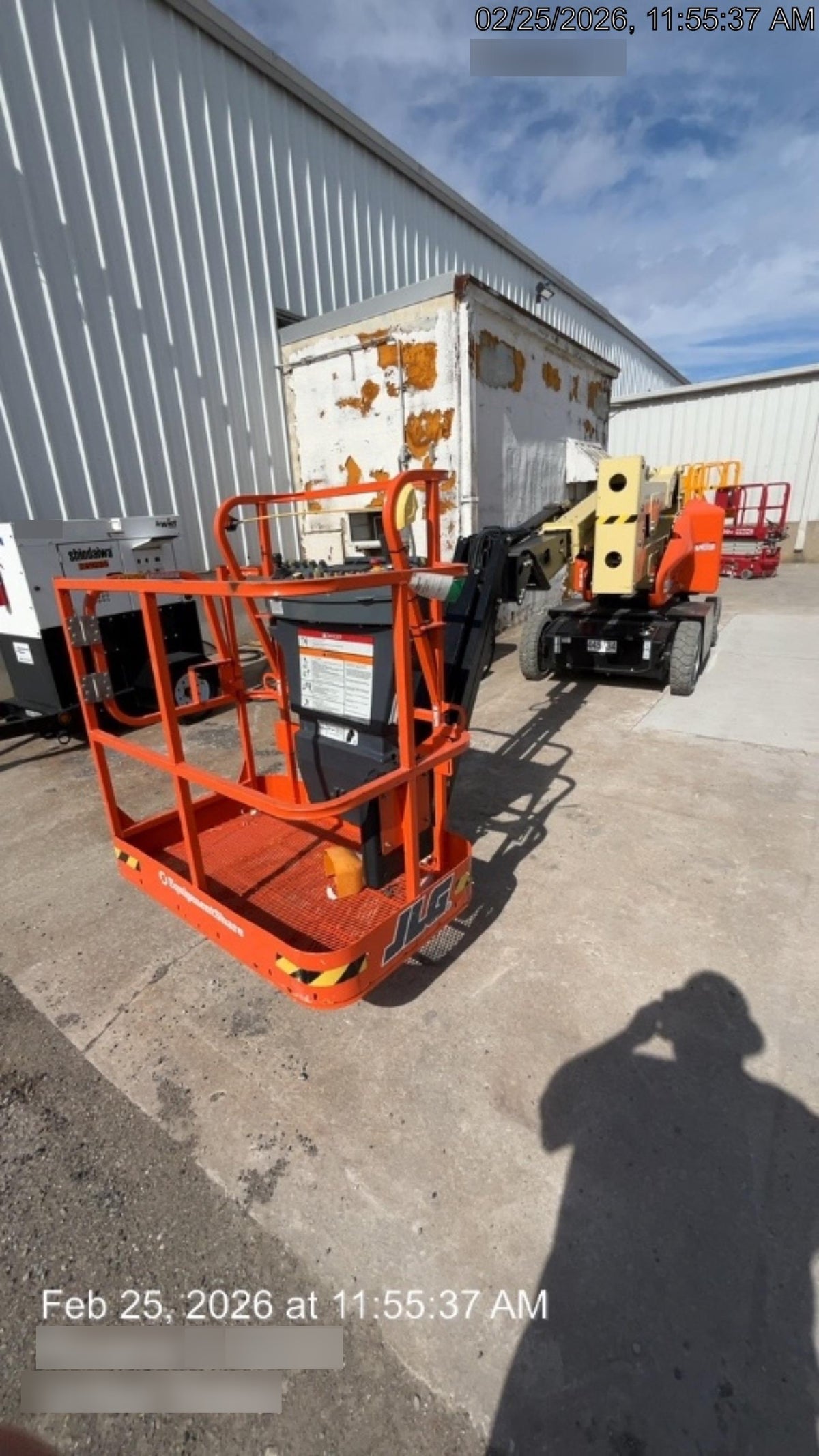 2024 JLG E400AJP Narrow