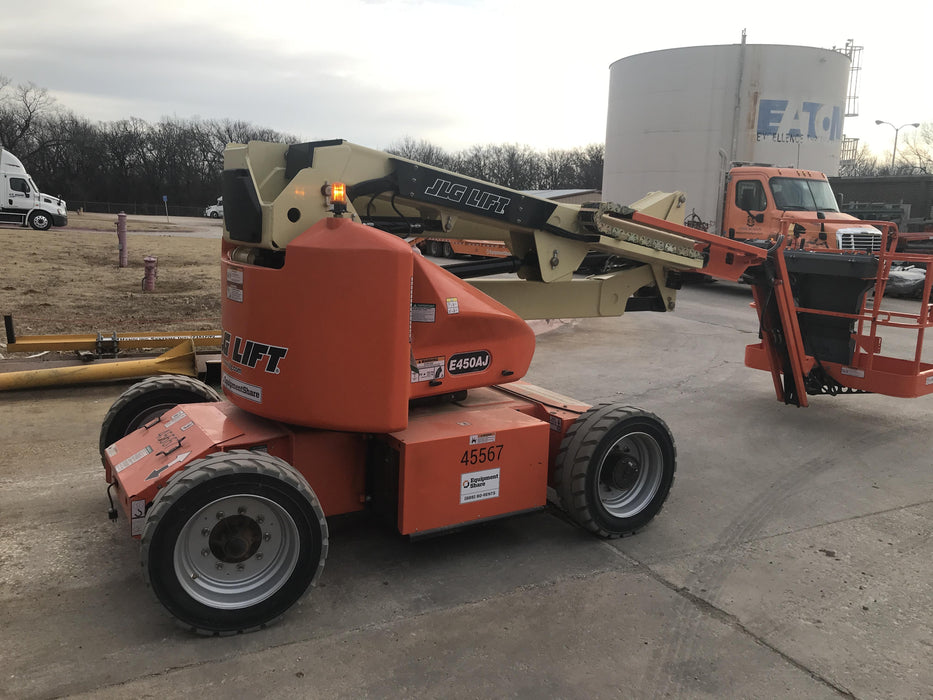 2019 JLG E450AJ