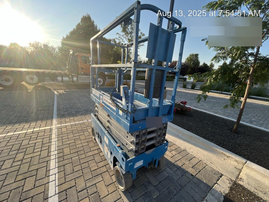 2020 Genie GS-1930 Solid Non Marking Tires, Beacon, Folding rails with half height swing gate, 800W Inverter