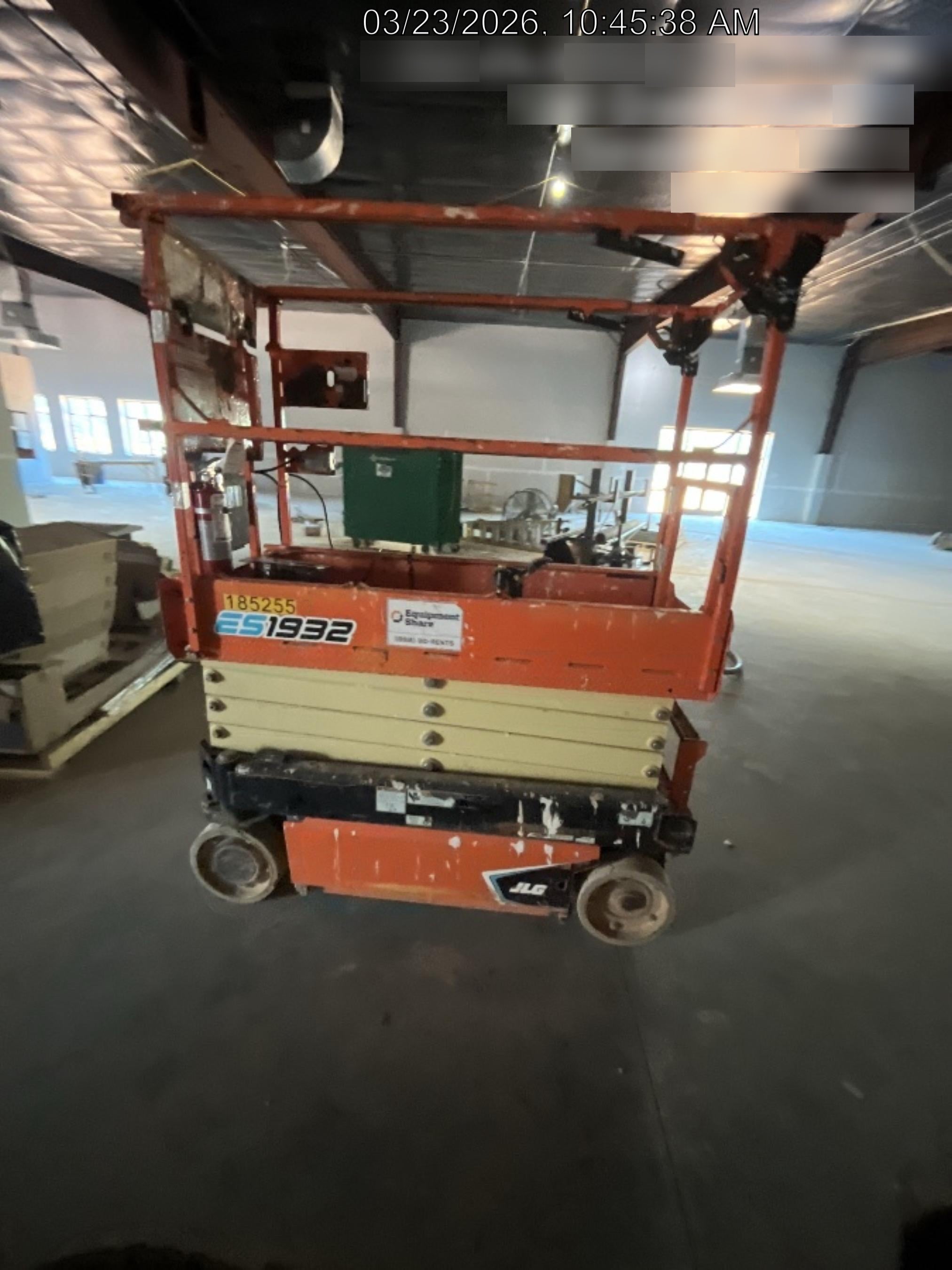 2021 JLG ES1932