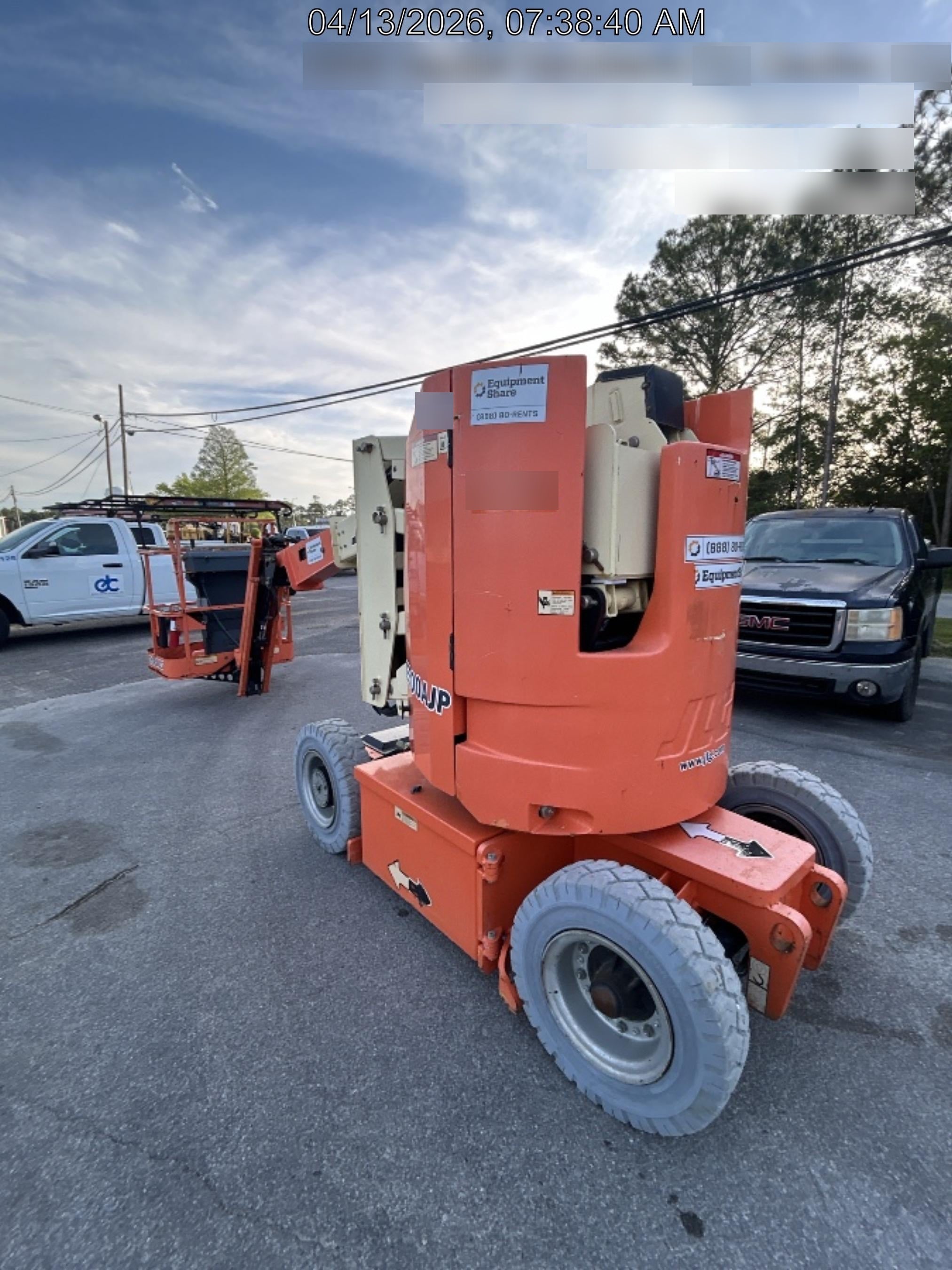 2019 JLG E300AJP