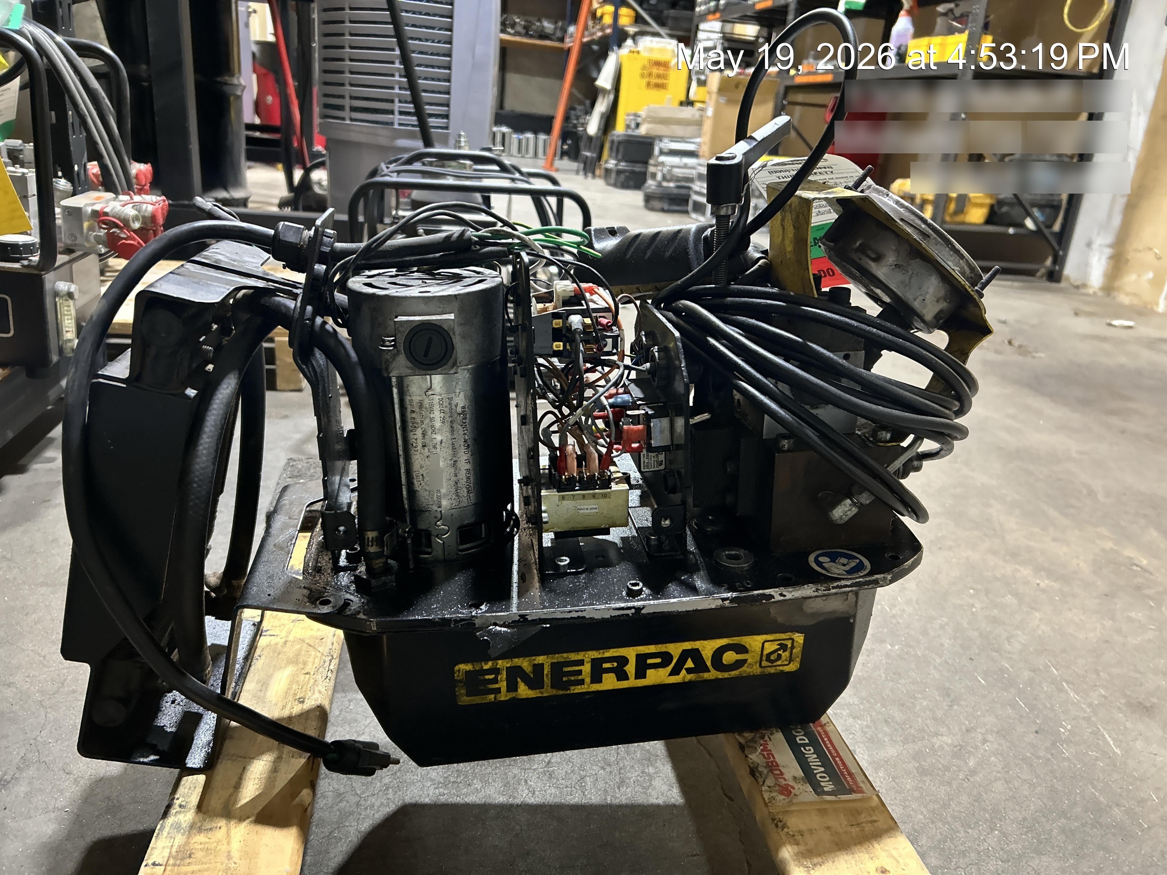 2040 ENERPAC ZU4204B-QH