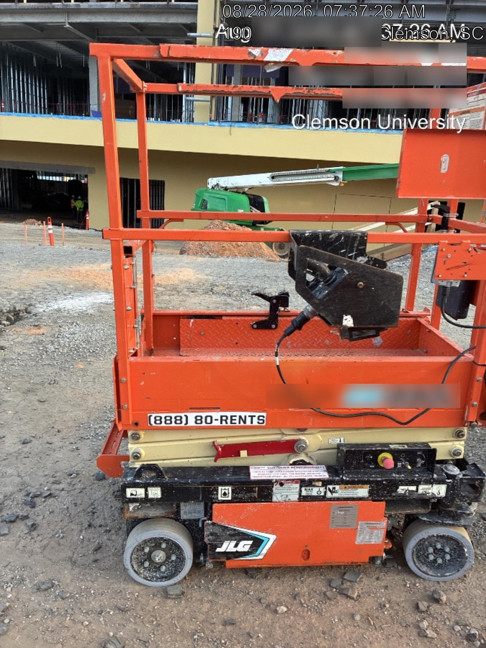 2022 JLG ES1330L