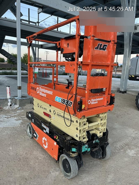 2022 JLG ES1932