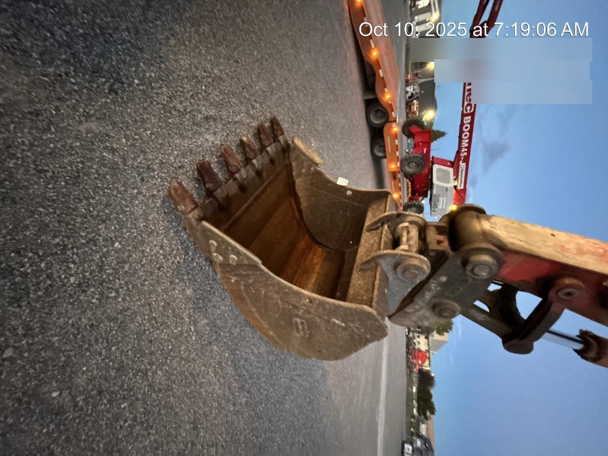 2020 DOOSAN Doosan 60" Bucket