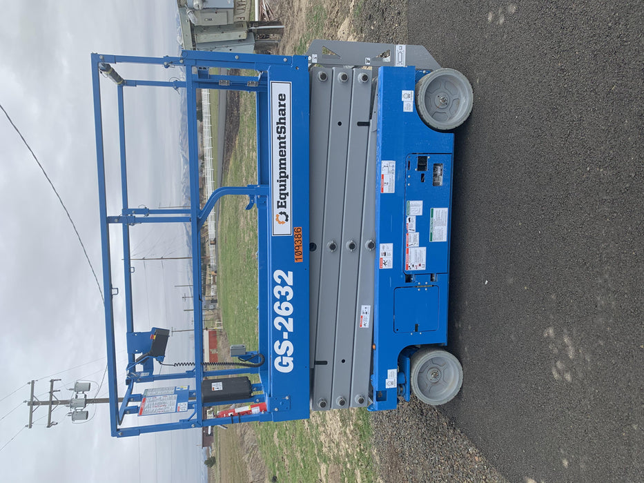 2020 Genie GS-2632 Solid NM Tires, Folding Rails with Half-Height Swing Gate, Beacon, 800W Invertor