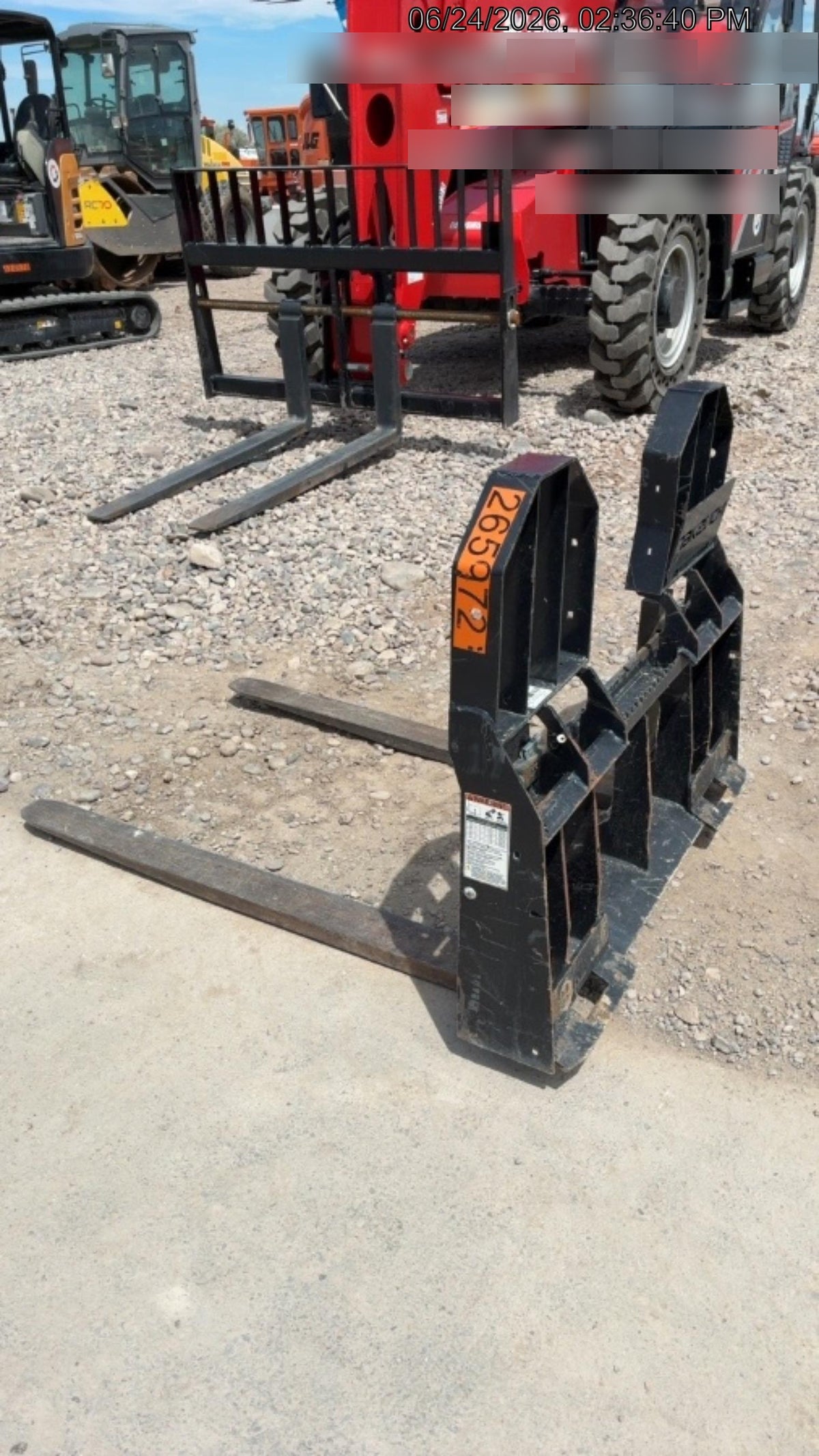 2021 TAKEUCHI 48" Pallet Forks - Takeuchi