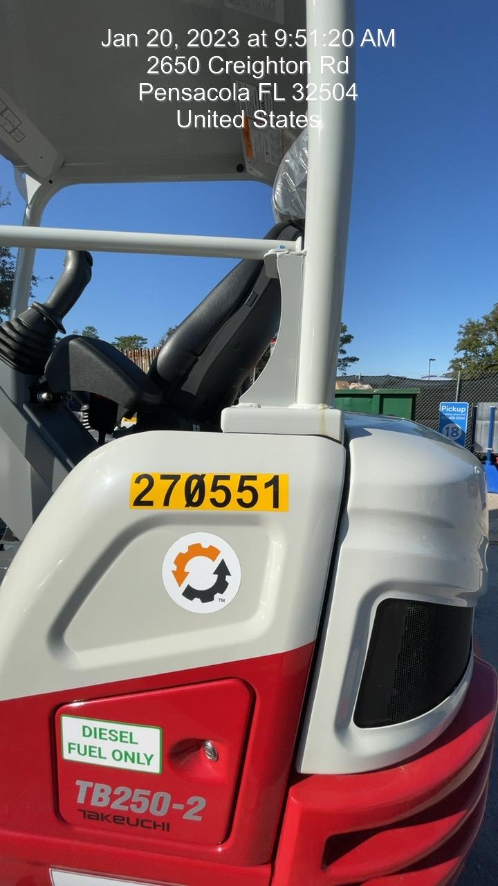2022 TAKEUCHI TB250-2R