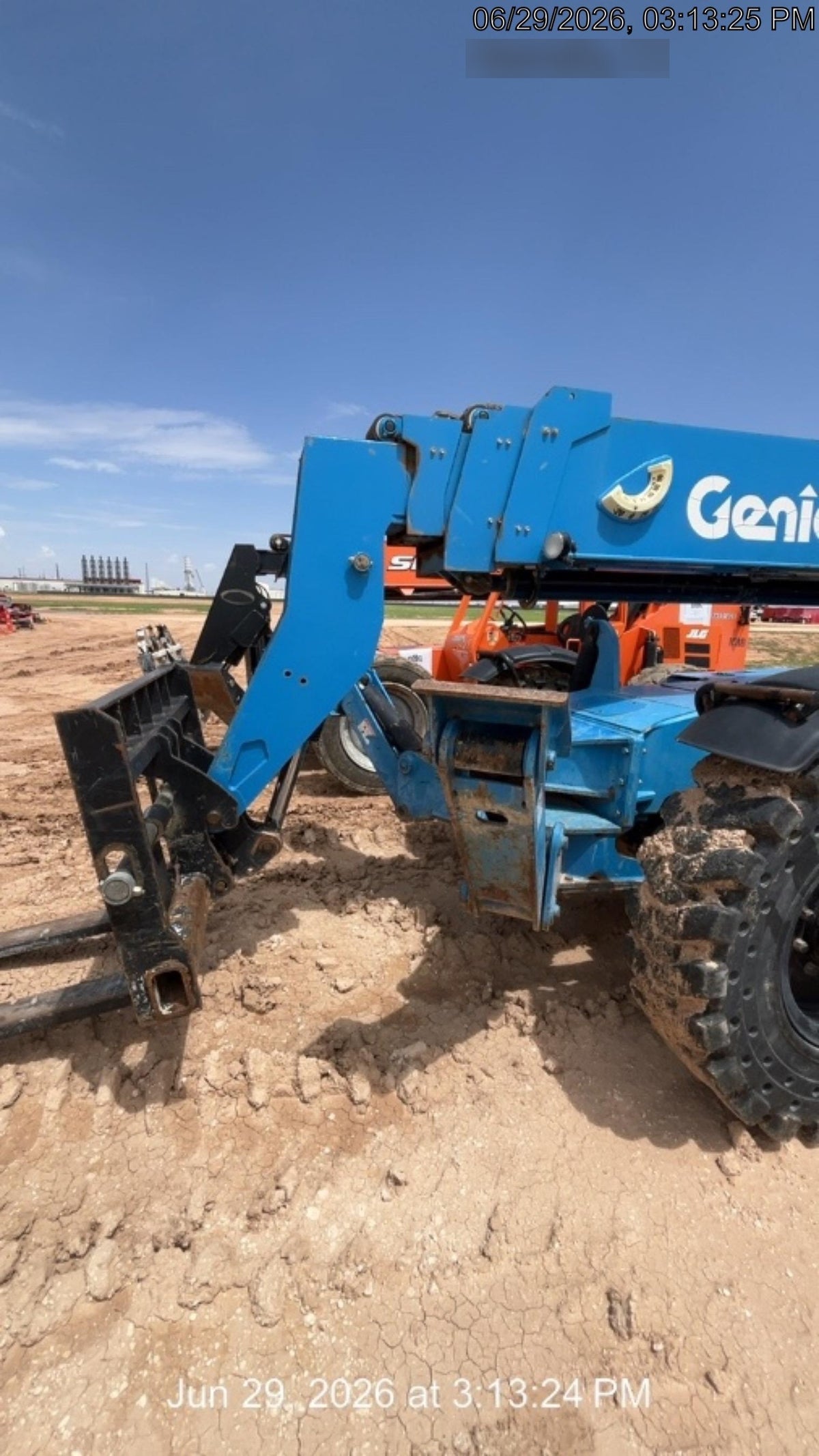 2017 GENIE GTH-1056