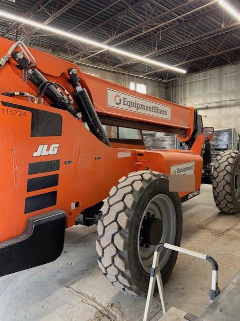 2020 Skytrak 8042 74 Hp, Cab-Heat ONLY, FF Tires, Work Lights, Beacon, Aux Hydraulics, Back up Alarm, Lifting Eye, ES Decals