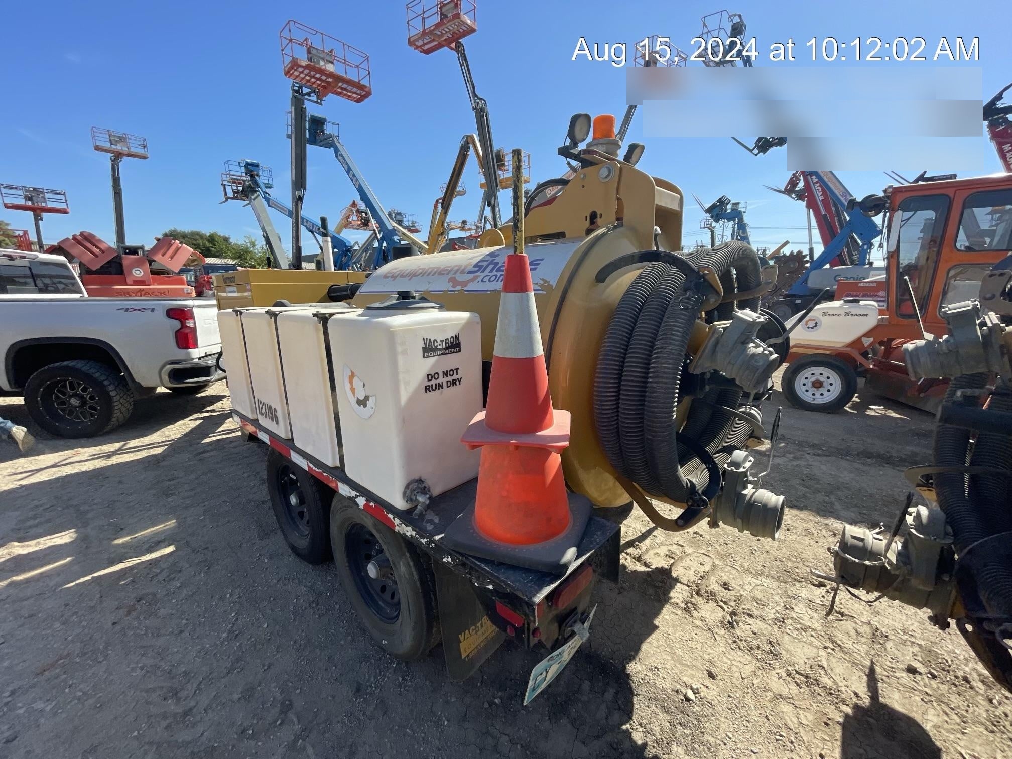 2021 Vac-Tron LP573XDT 500 Gallon Debris Tank w/ Hydraulic Tilt, two (2) 100 Gallon Water Tanks, Low Profile Torsion Axles (12,000 GVWR)