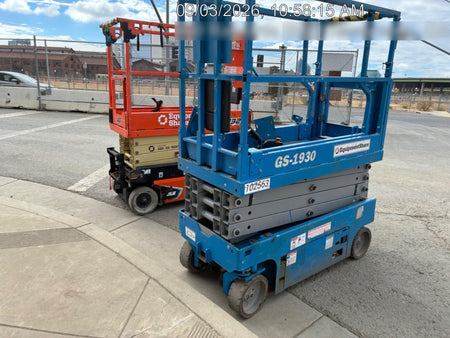 2020 Genie GS-1930 Solid Non Marking Tires, Beacon, Folding rails with half height swing gate, 800W Inverter