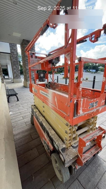 2021 JLG ES1932