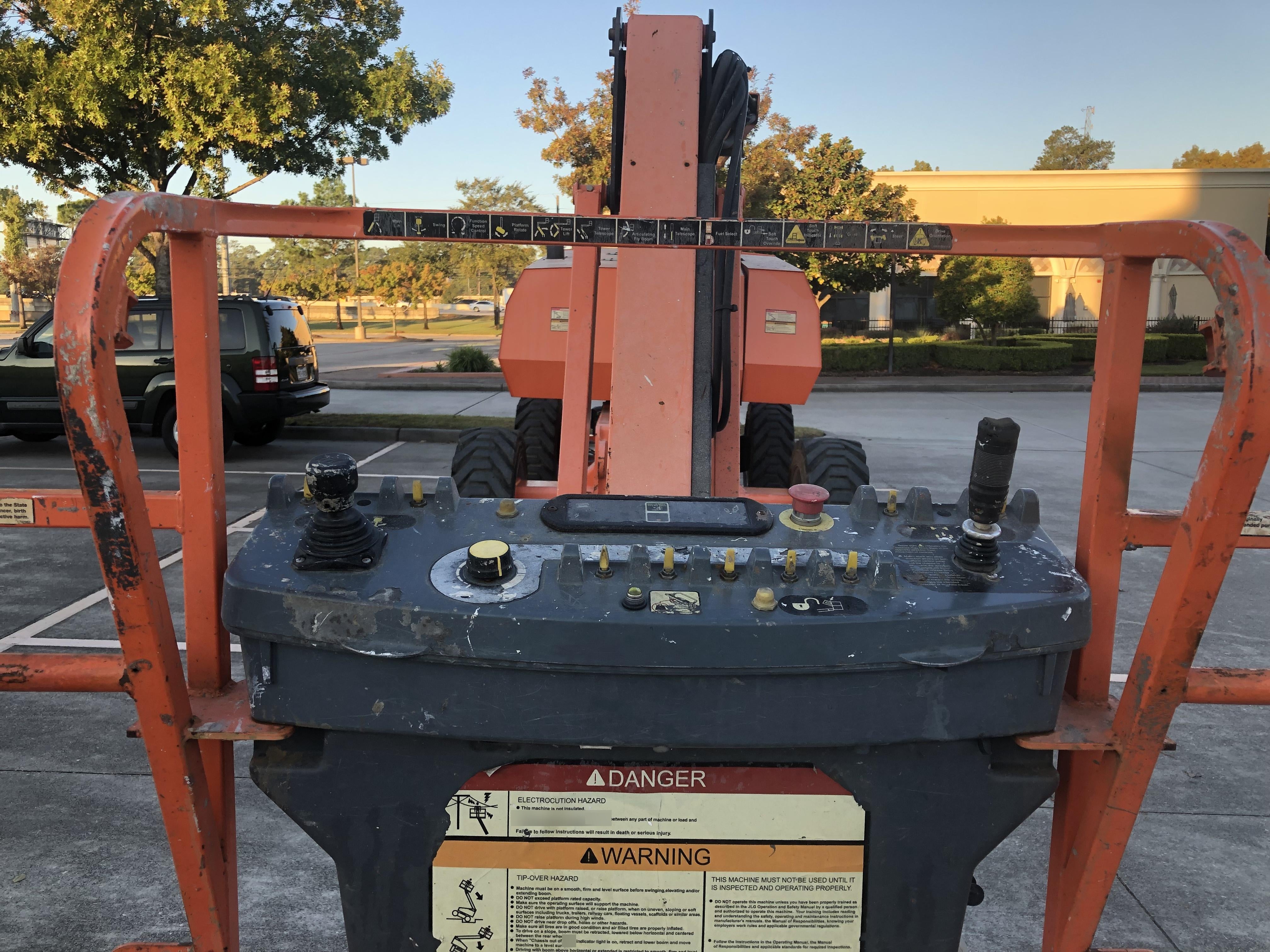 2015 JLG 800AJ