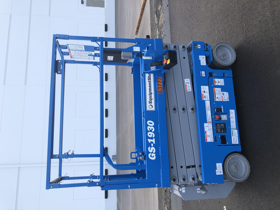 2020 Genie GS-1930 Solid Non Marking Tires, Beacon, Folding rails with half height swing gate, 800W Inverter