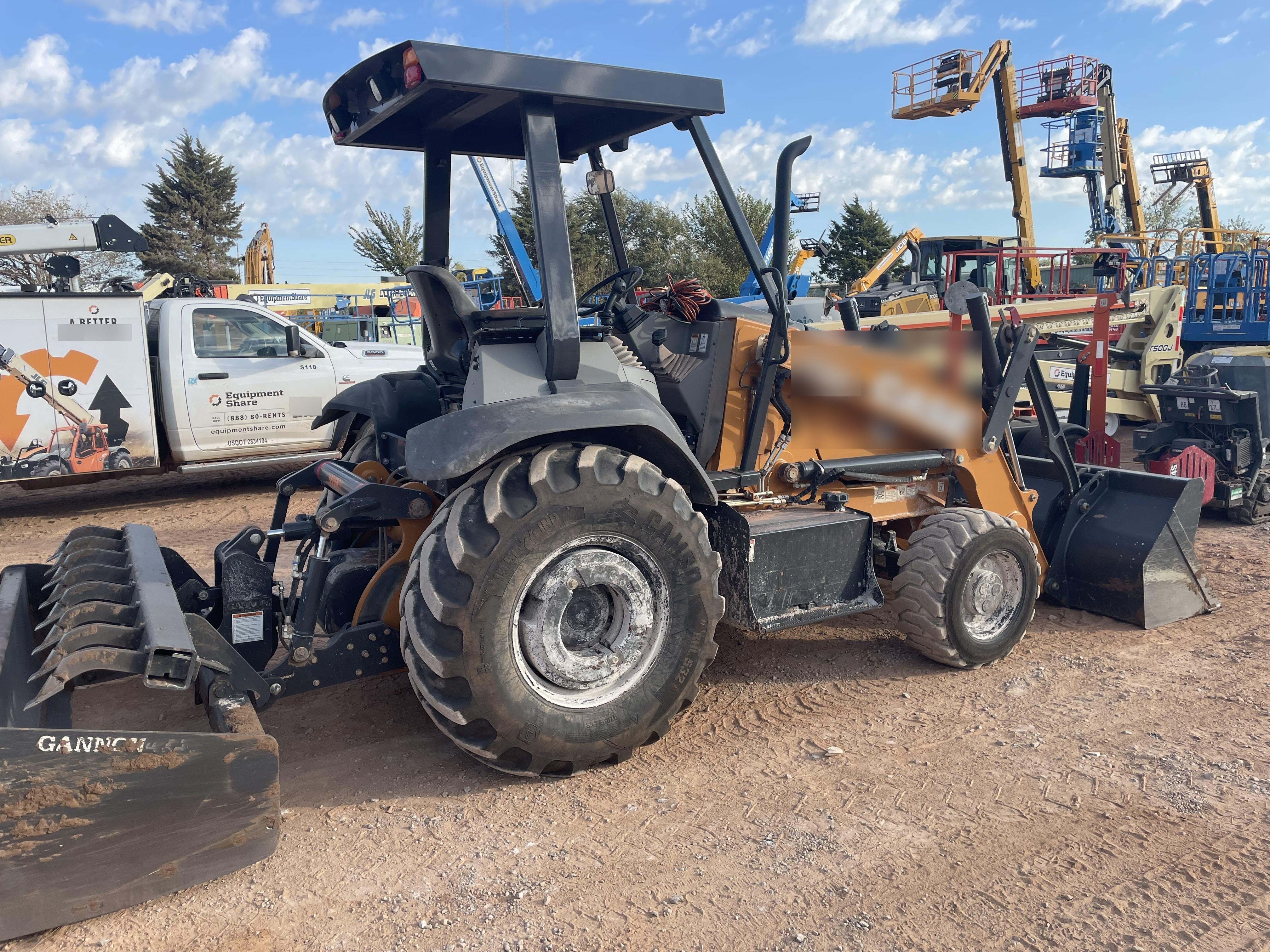 2022 CASE 570N EP