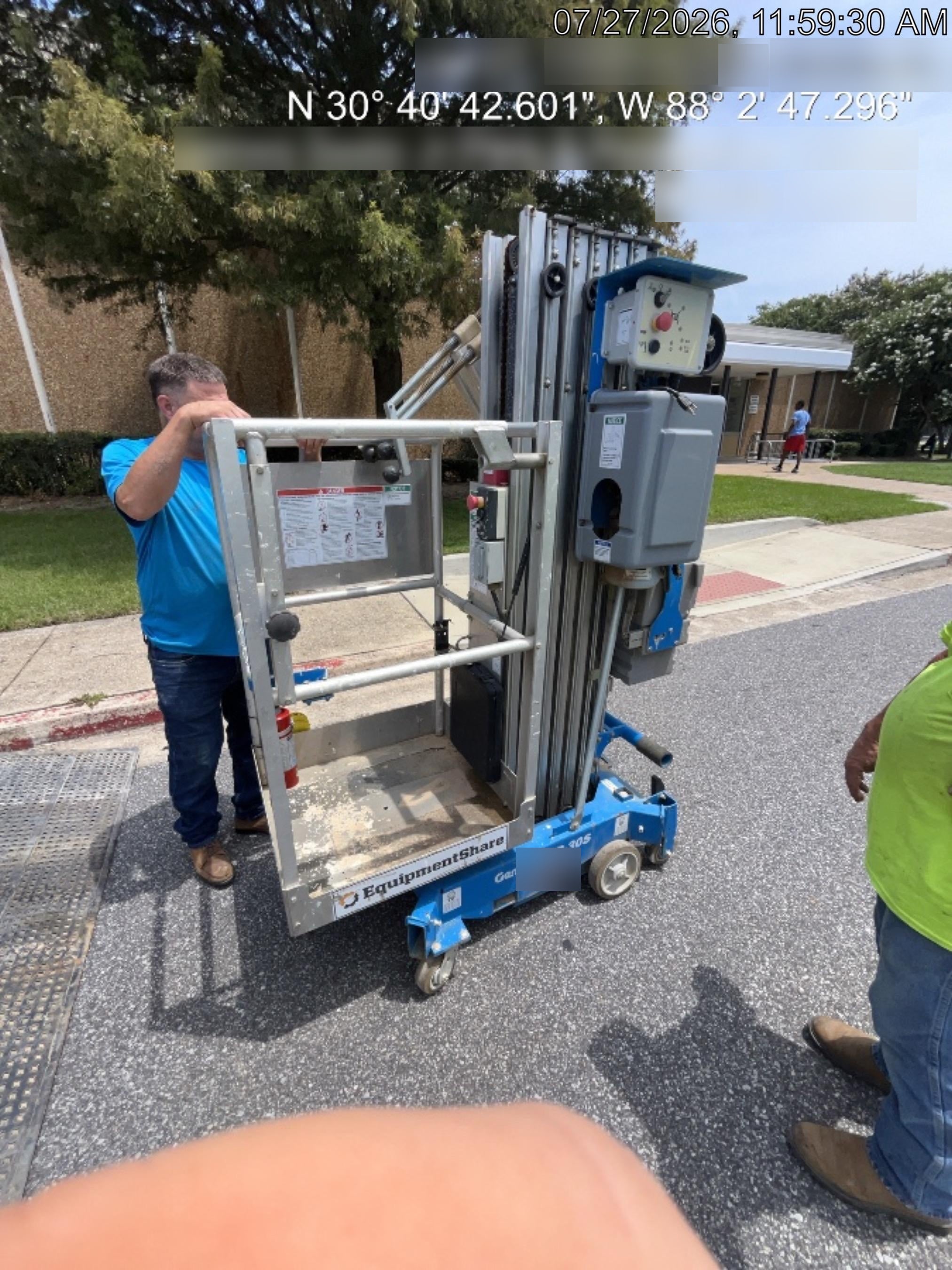 2019 GENIE AWP-30S