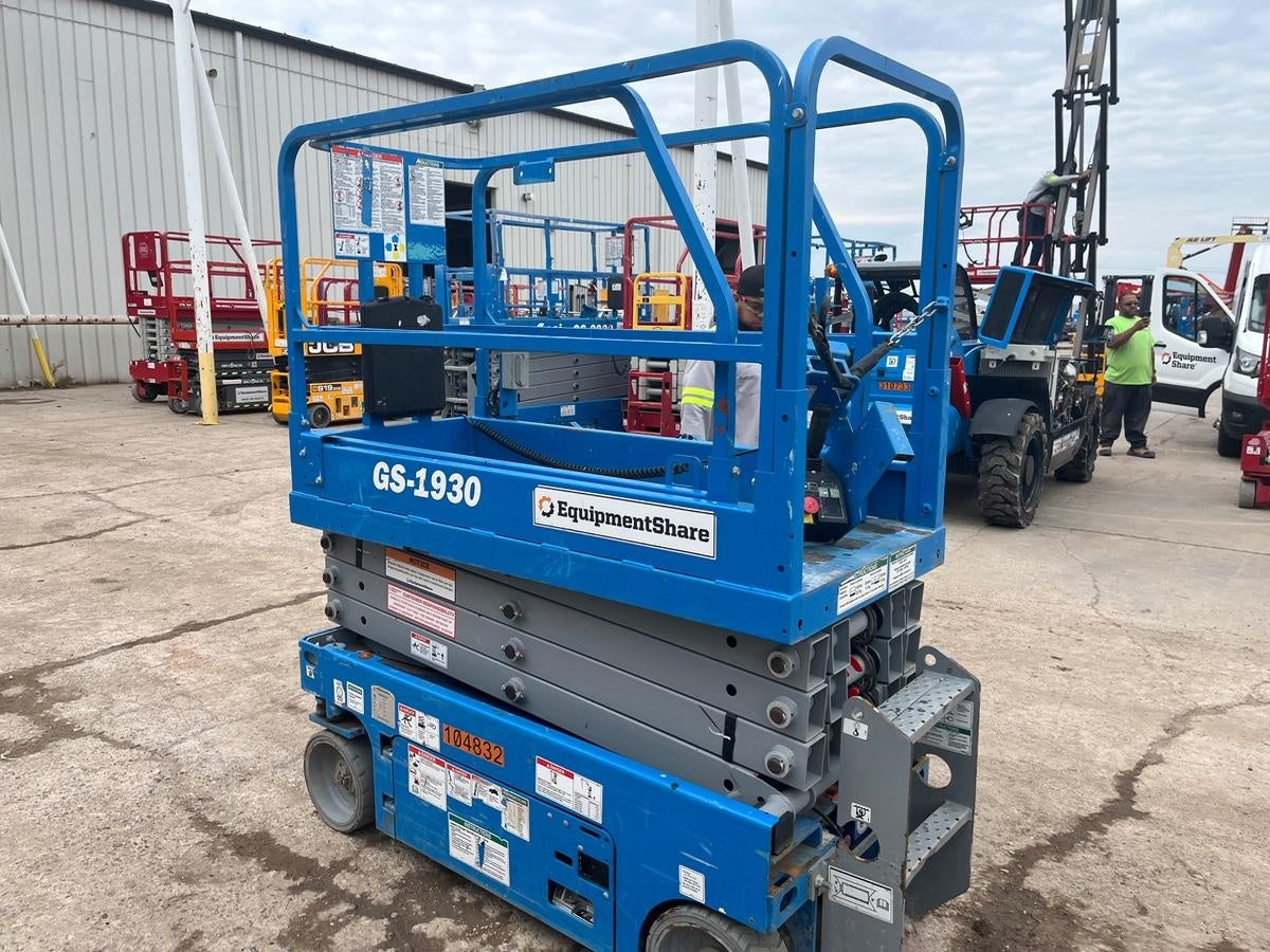 2020 Genie GS-1930 Fixed rails with chain entry gate - Pre A92.20