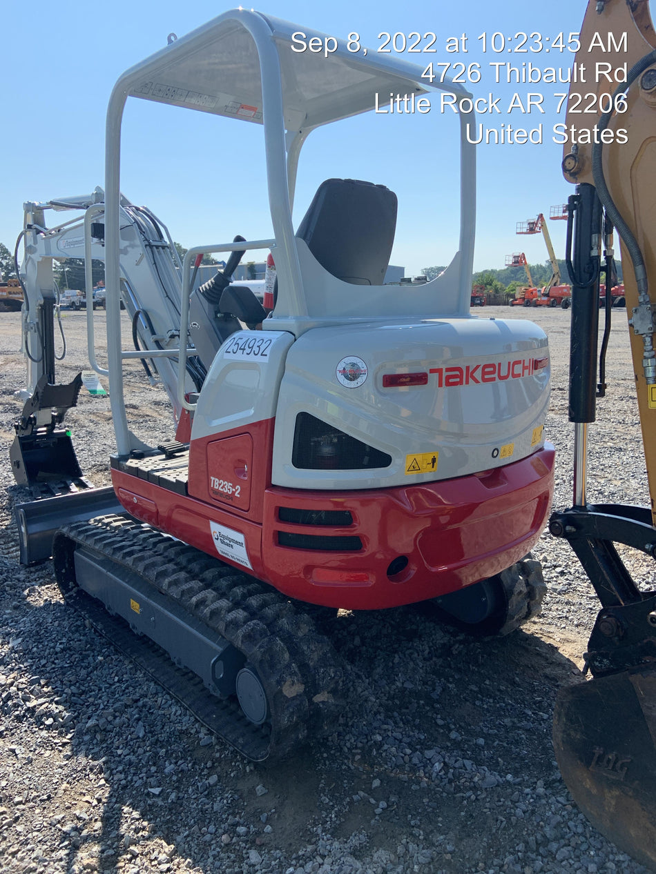 2022 TAKEUCHI TB235-2R