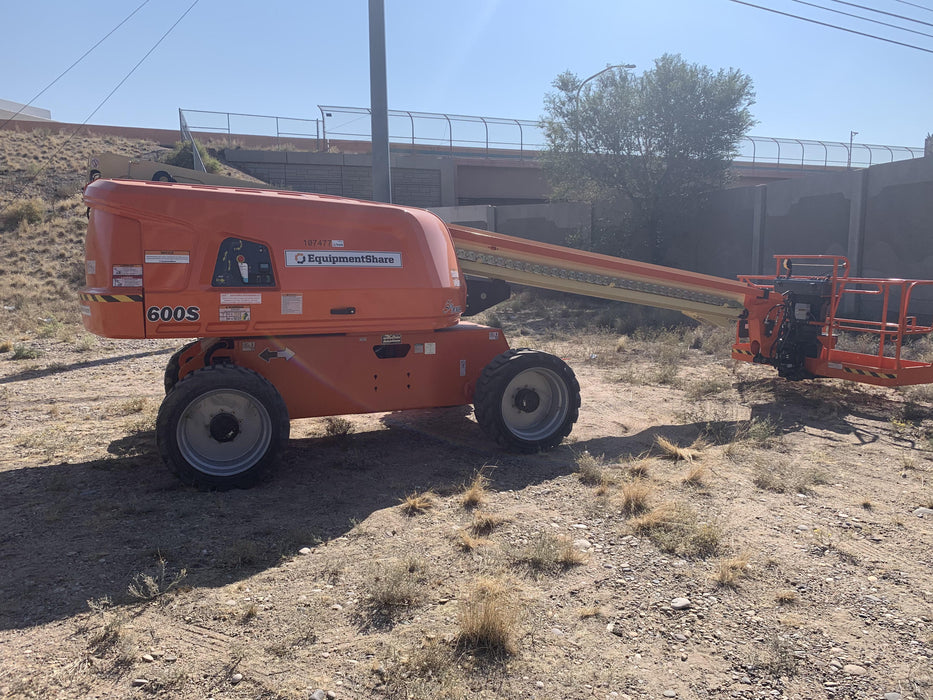 2020 JLG 600S