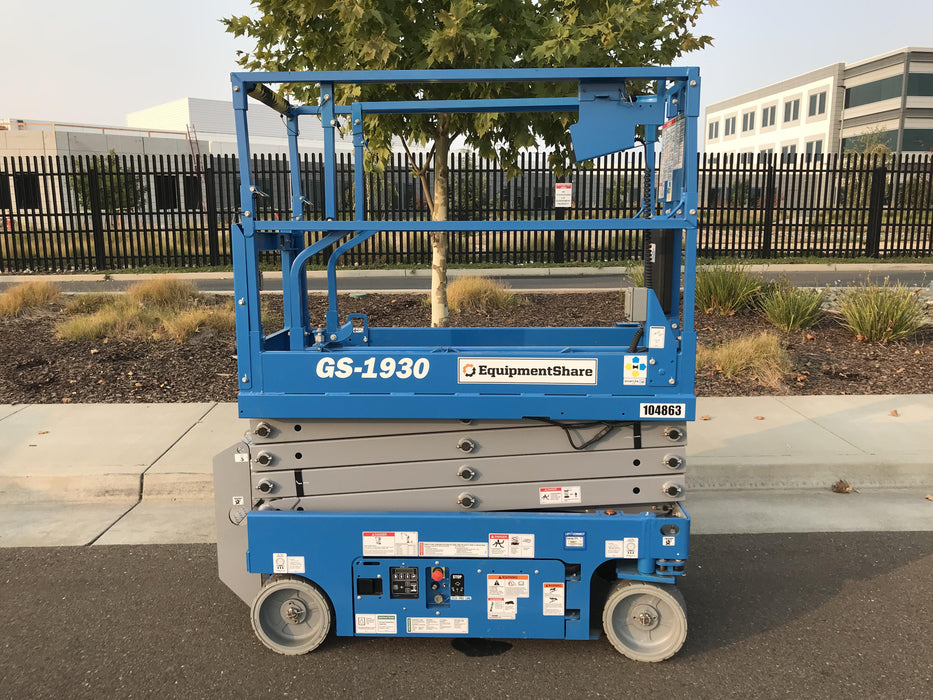 2020 Genie GS-1930 Solid Non Marking Tires, Beacon, Folding rails with half height swing gate, 800W Inverter