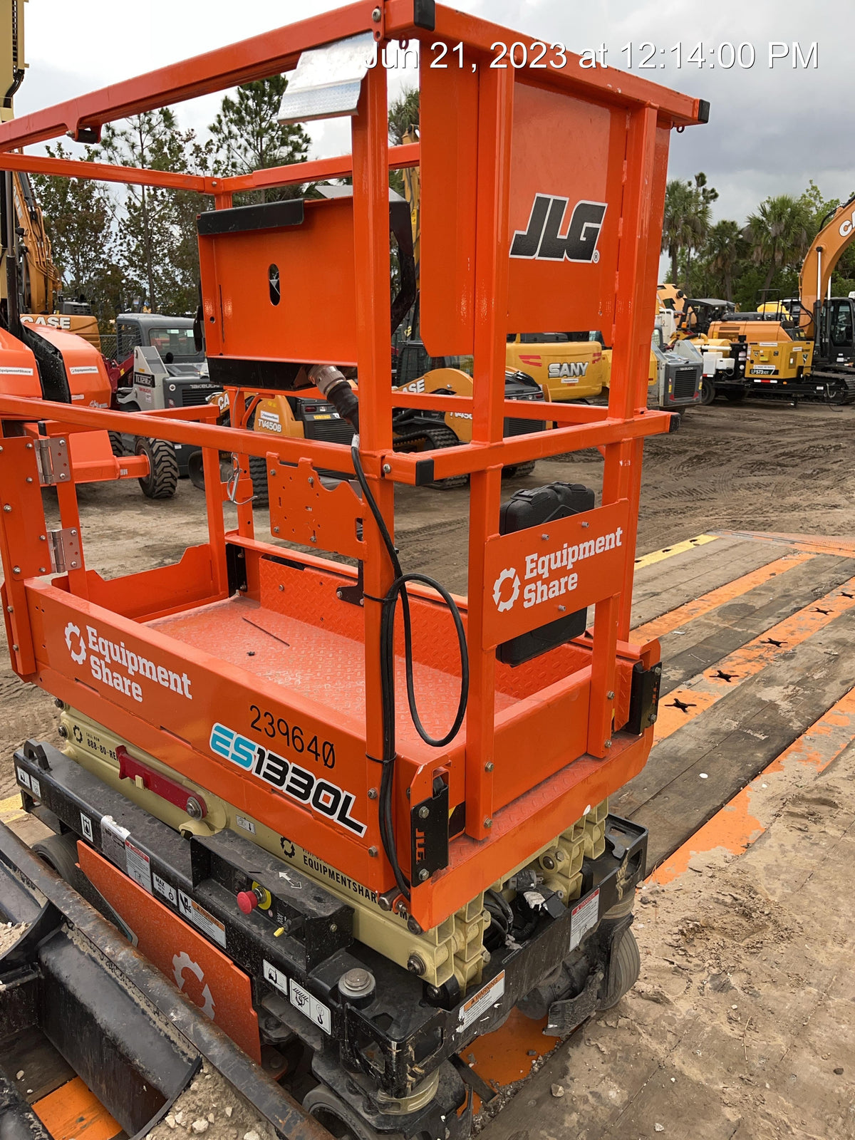 2022 JLG ES1330L