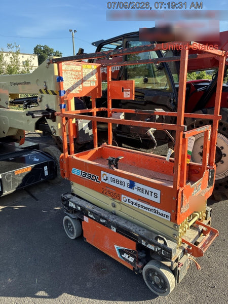 2022 JLG ES1330L