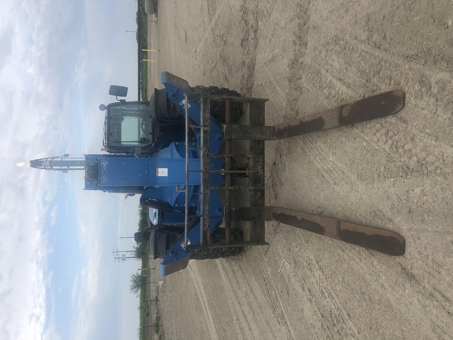 2019 Genie GTH-1056 Cab/Heat/AC, Solid RT Tires, LED Work Lights, Beacon 60" QA Carriage, 60" Forks