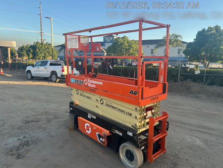 2022 JLG ES2632