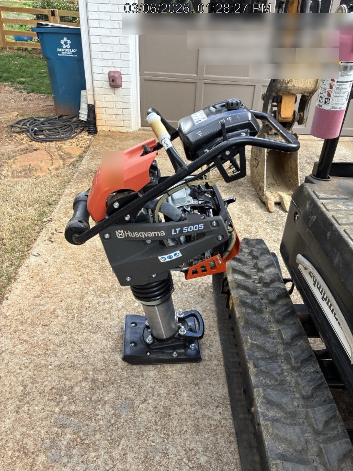 2025 HUSQVARNA LT5005