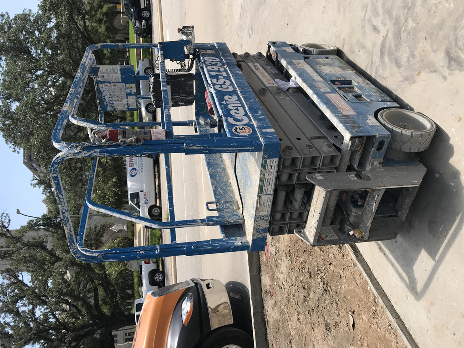 2018 Genie GS-1930 Genie GS-1930 Lift w/Fixed Rail and Chain Entry