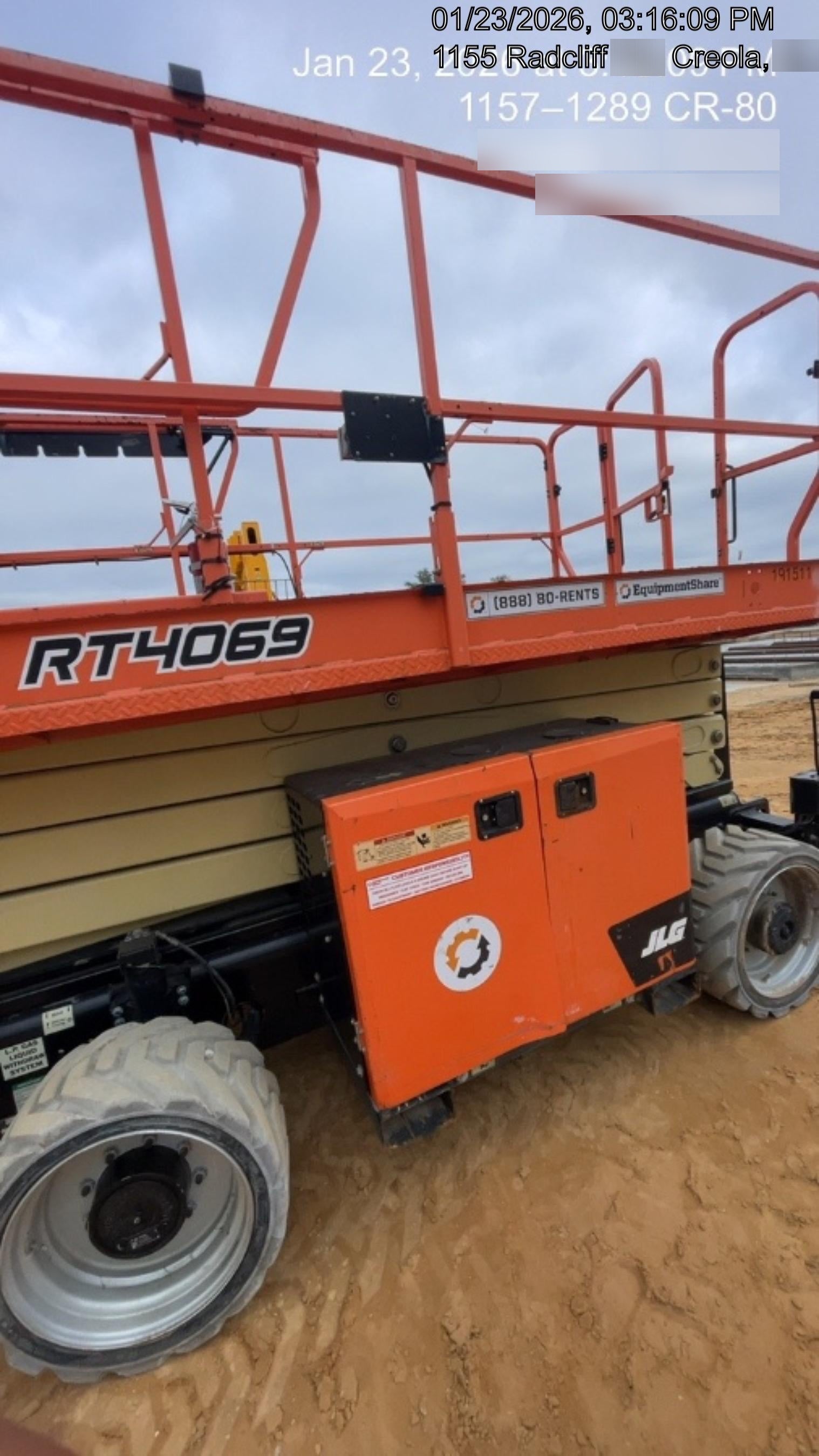 2021 JLG RT4069