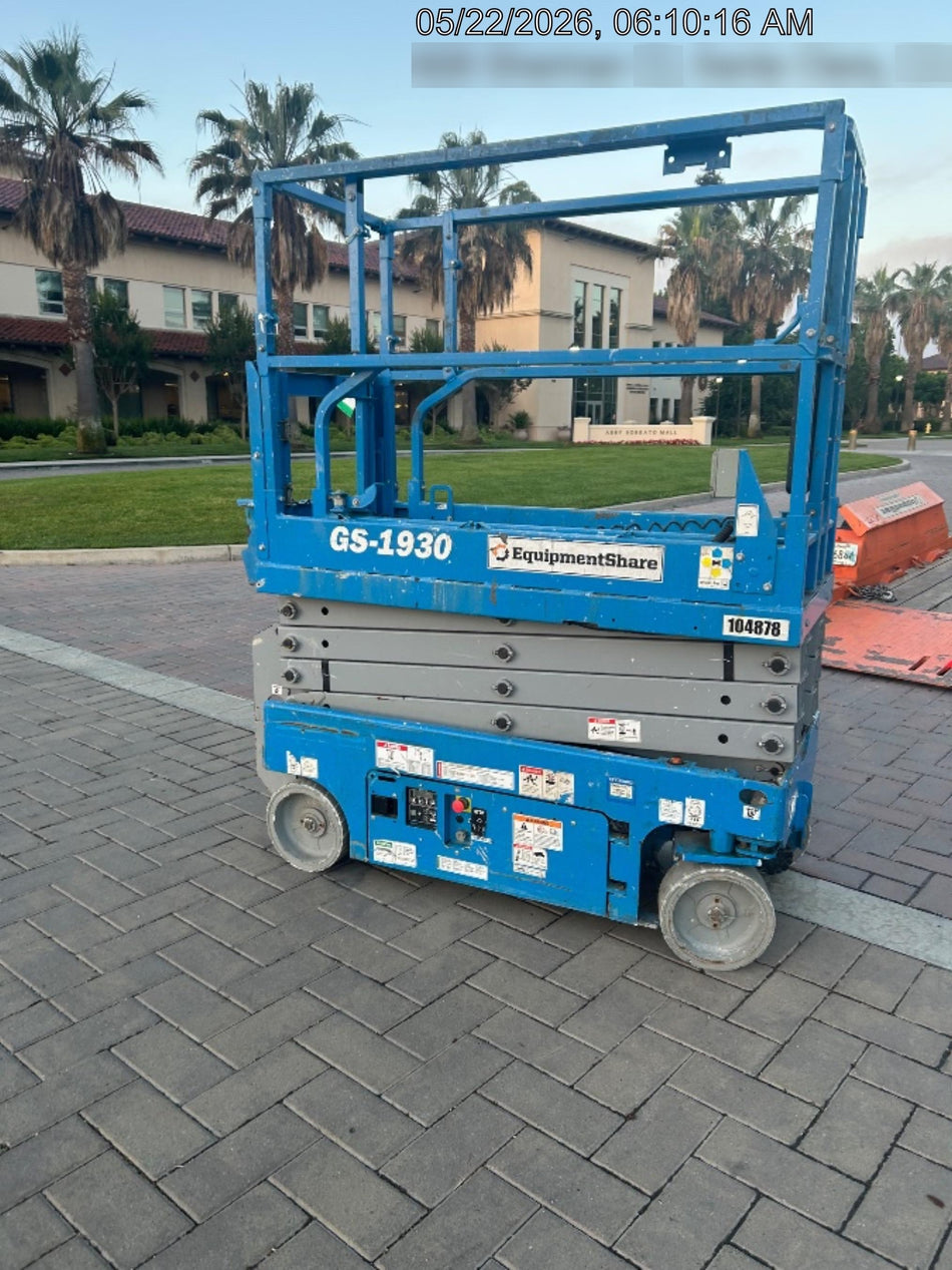 2020 Genie GS-1930 Solid Non Marking Tires, Beacon, Folding rails with half height swing gate, 800W Inverter