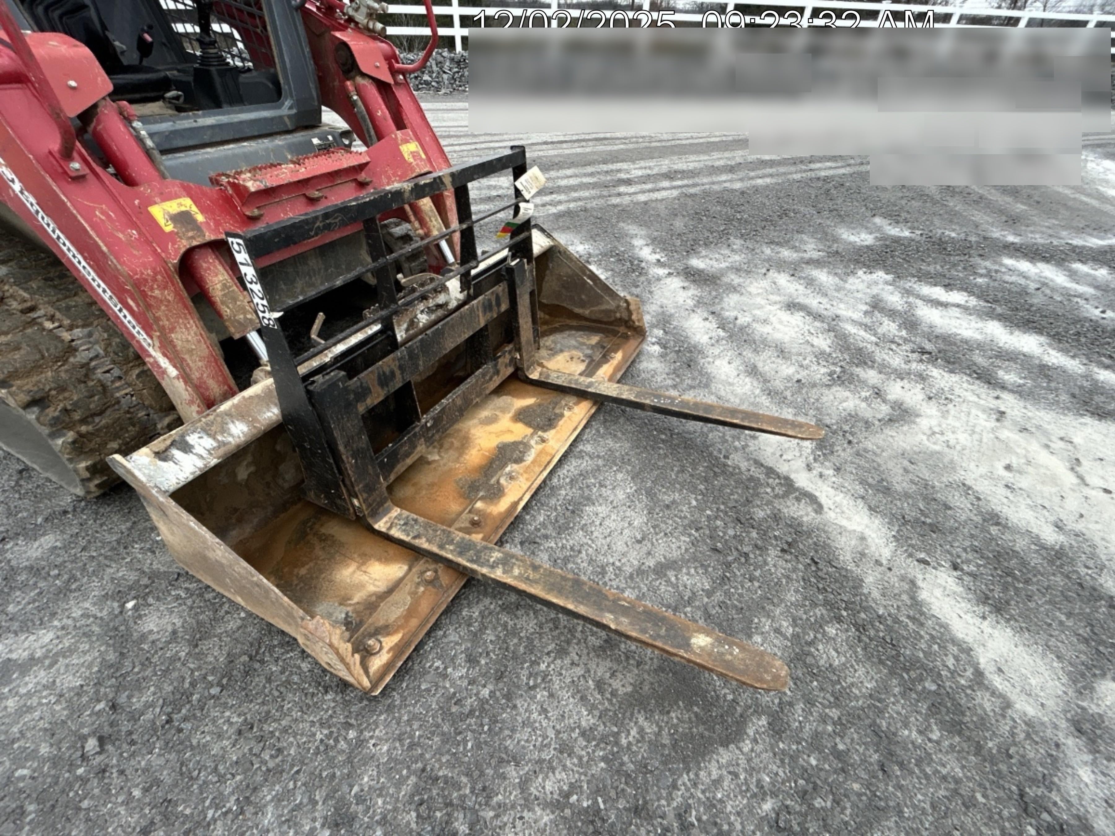 2025 ARROW MATERIAL HANDLING F5100CB - 72"