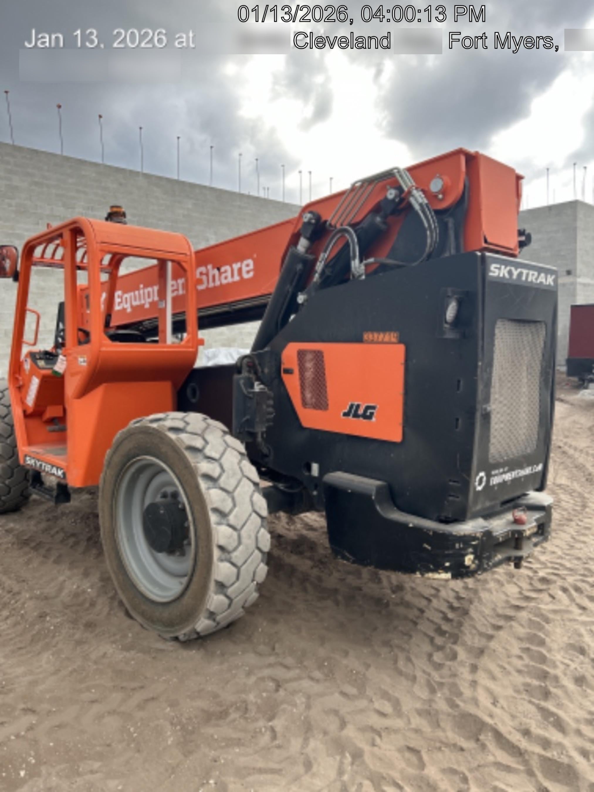 2023 SKYTRAK 8042