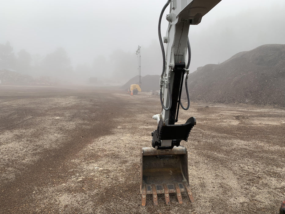 2022 TAKEUCHI TB235-2R