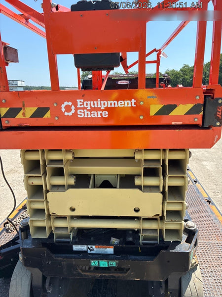 2022 JLG ES3246