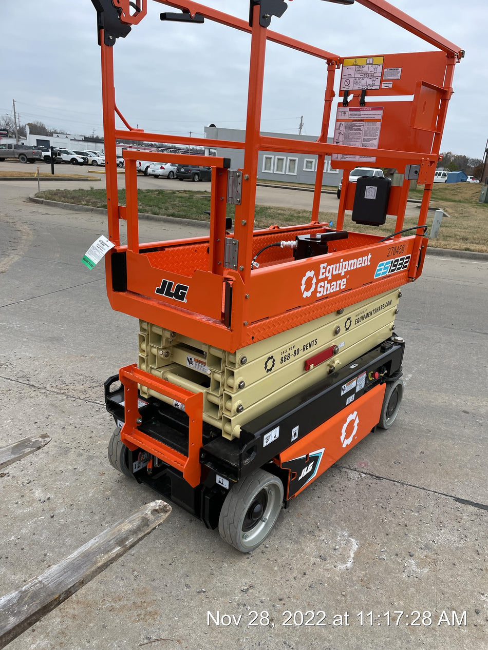 2022 JLG ES1932