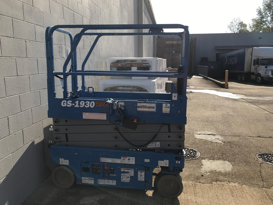 2019 Genie GS-1930 Fixed Rails with Chain Entry