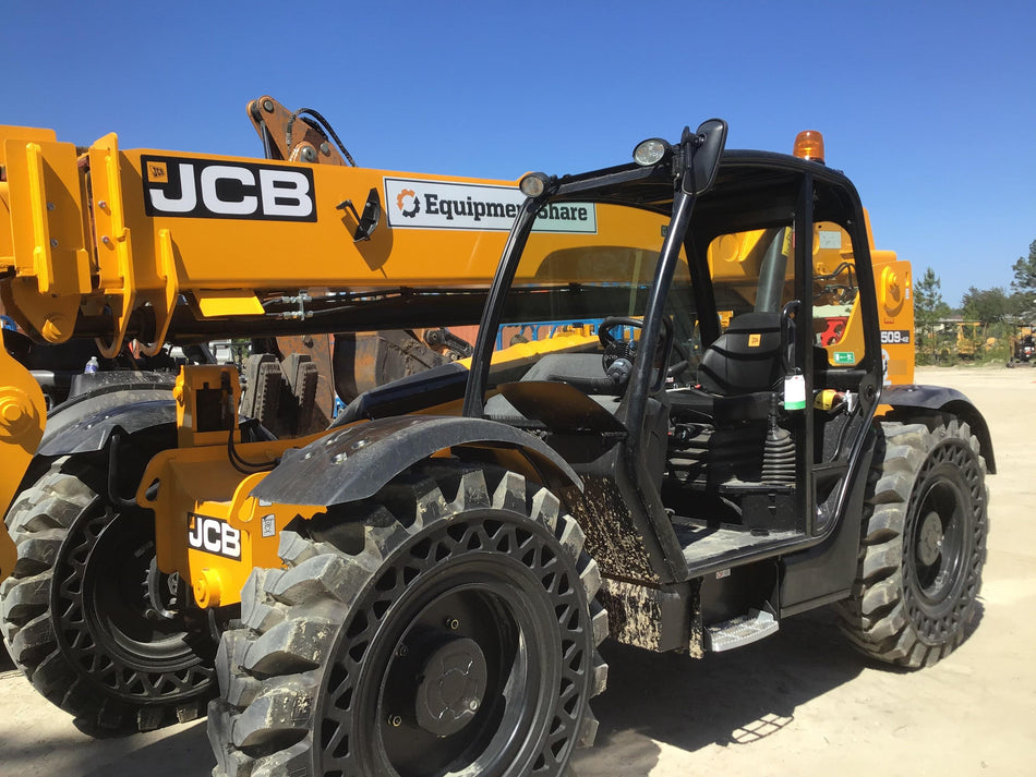 2020 JCB 509-42 Canopy, Solid Tires, Work Lights, Beacon, Aux Hydraulics, Back up Alarm, Lifting Eye, ES Decals