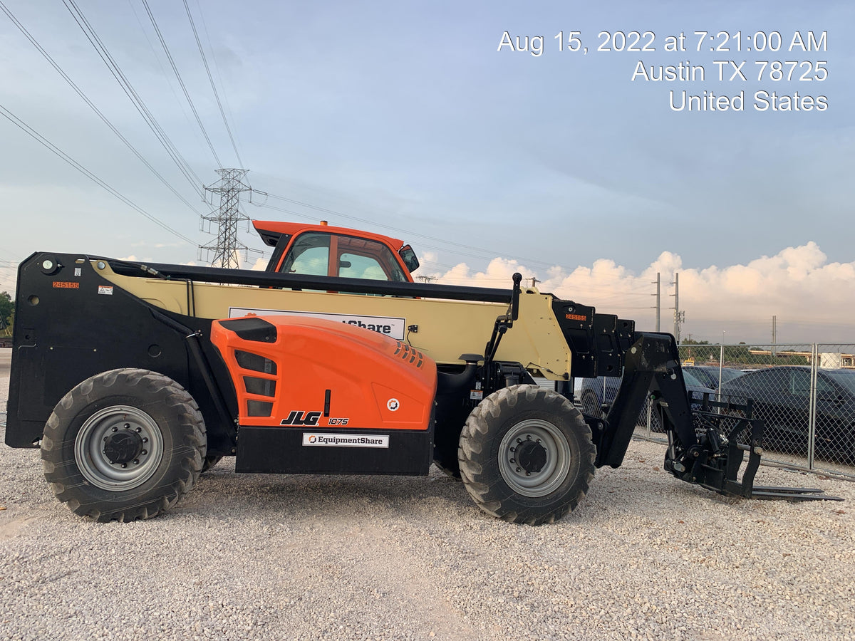 2022 JLG 1075