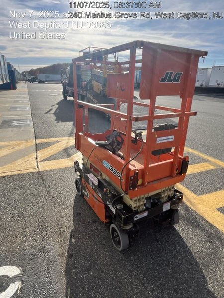 2022 JLG ES1330L