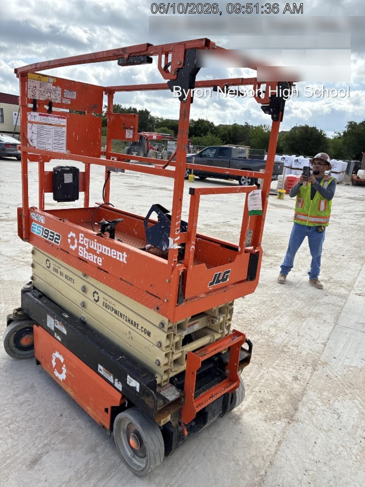 2022 JLG ES1932