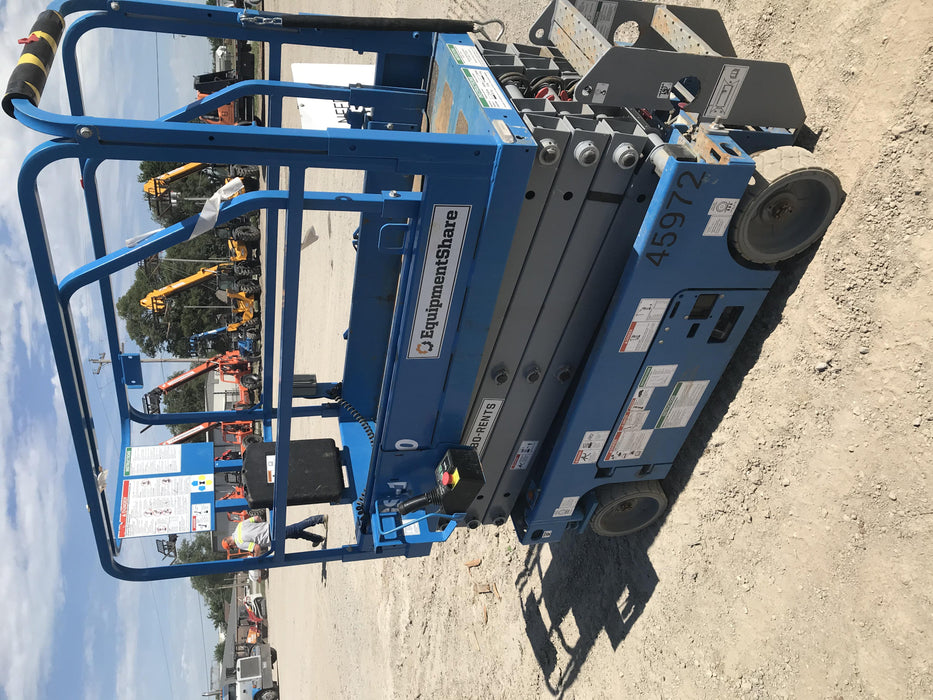 2019 Genie GS-1930 Fixed rails with chain Entry