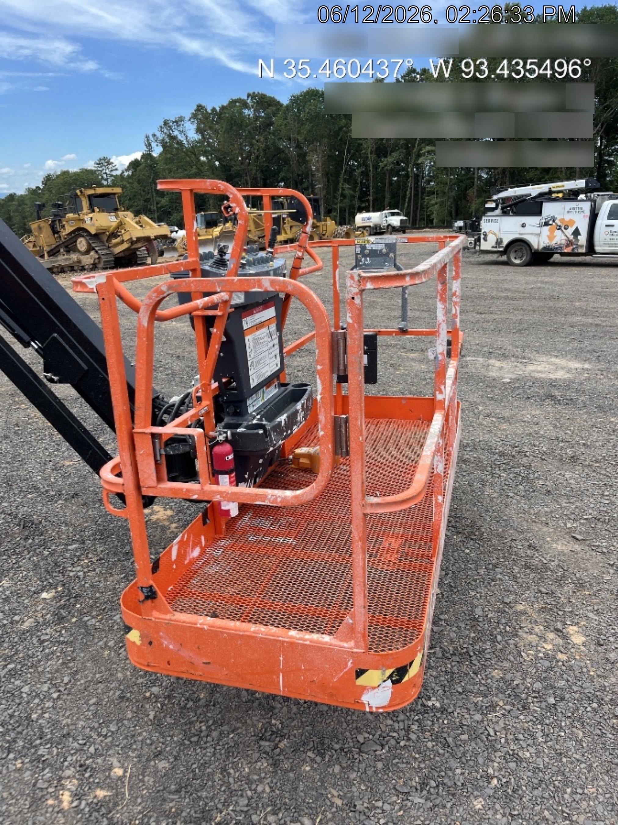 2025 JLG 660SJ
