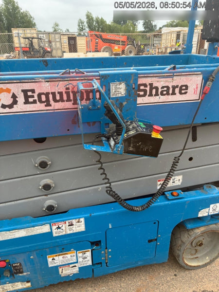 2019 Genie GS-2632 Folding rails with half height swing gate